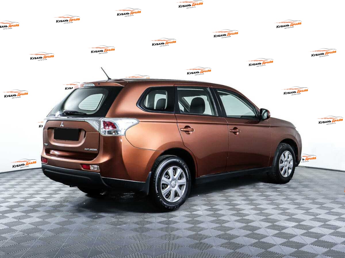 Mitsubishi Outlander 2012 года с пробегом. Фото: #4