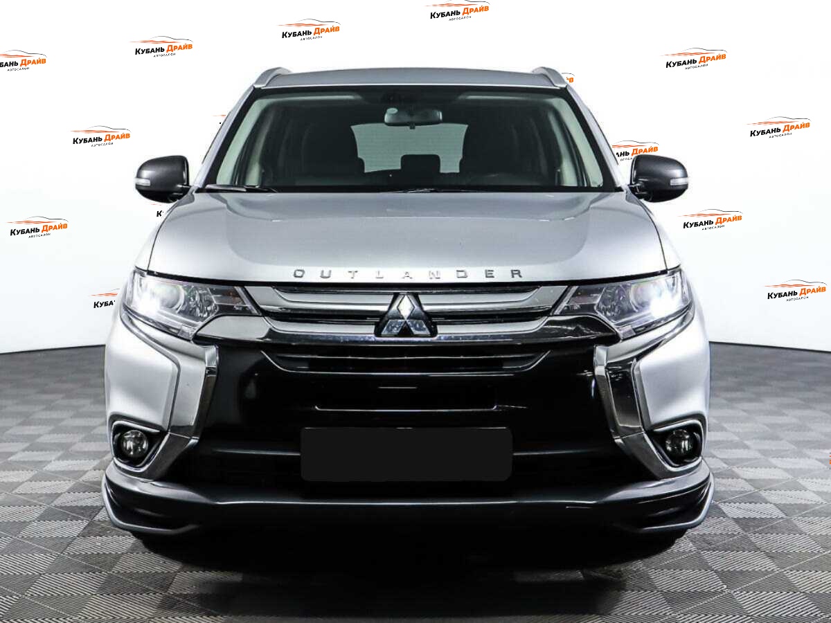 Mitsubishi Outlander 2018 года с пробегом. Фото: #1