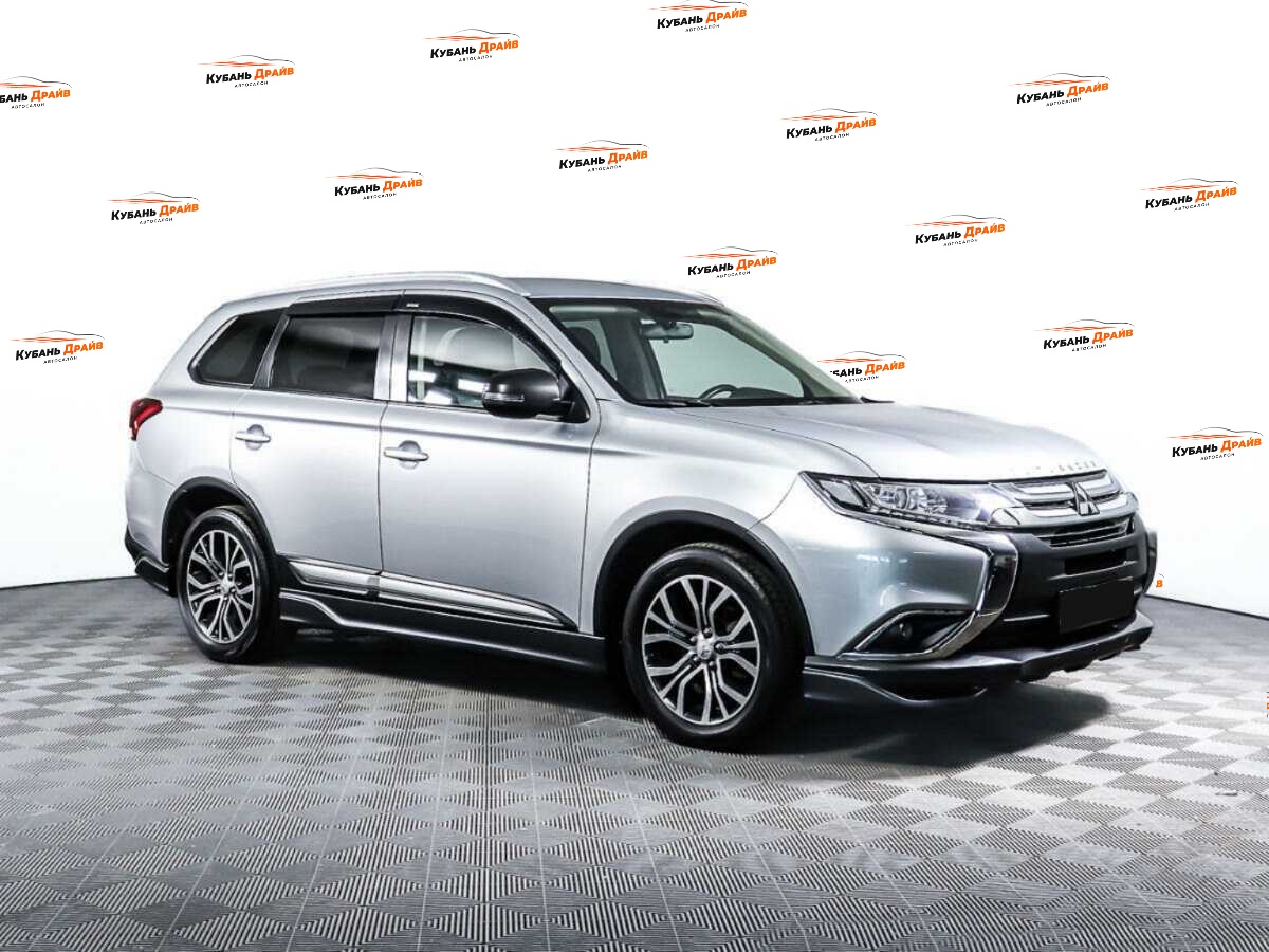 Mitsubishi Outlander 2018 года с пробегом. Фото: #2