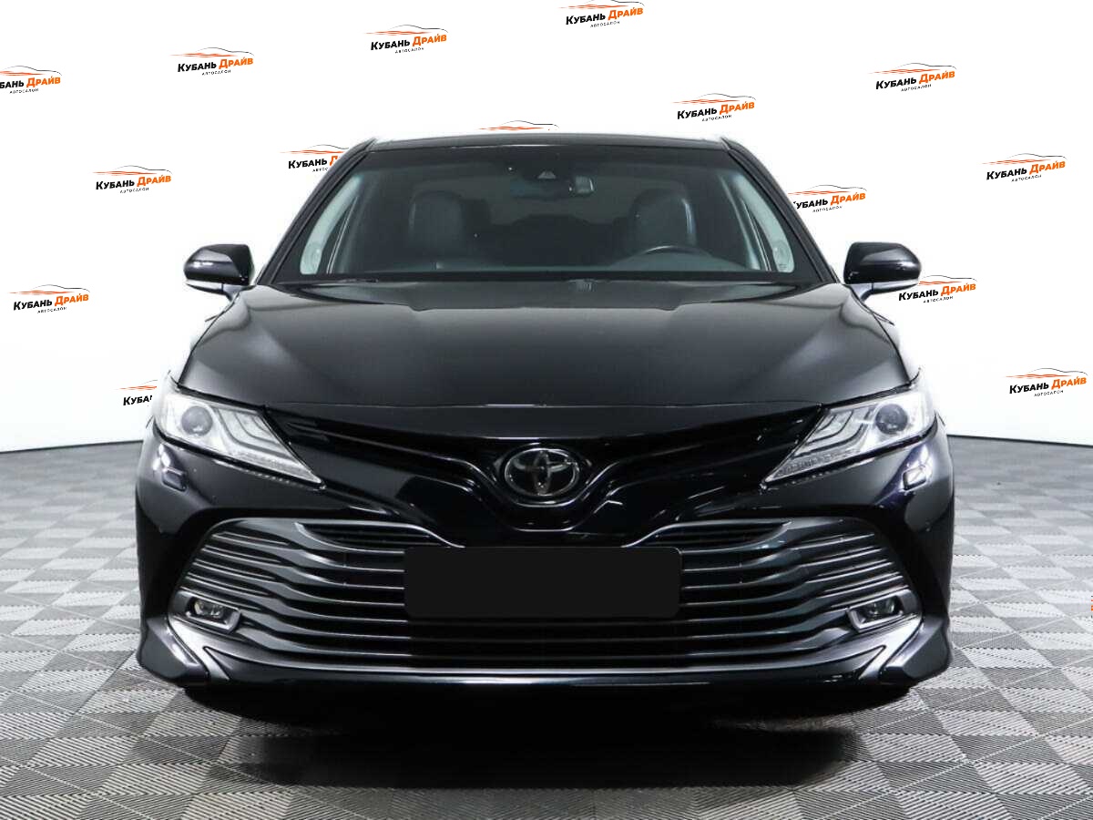 Toyota Camry 2019 года с пробегом. Фото: #1