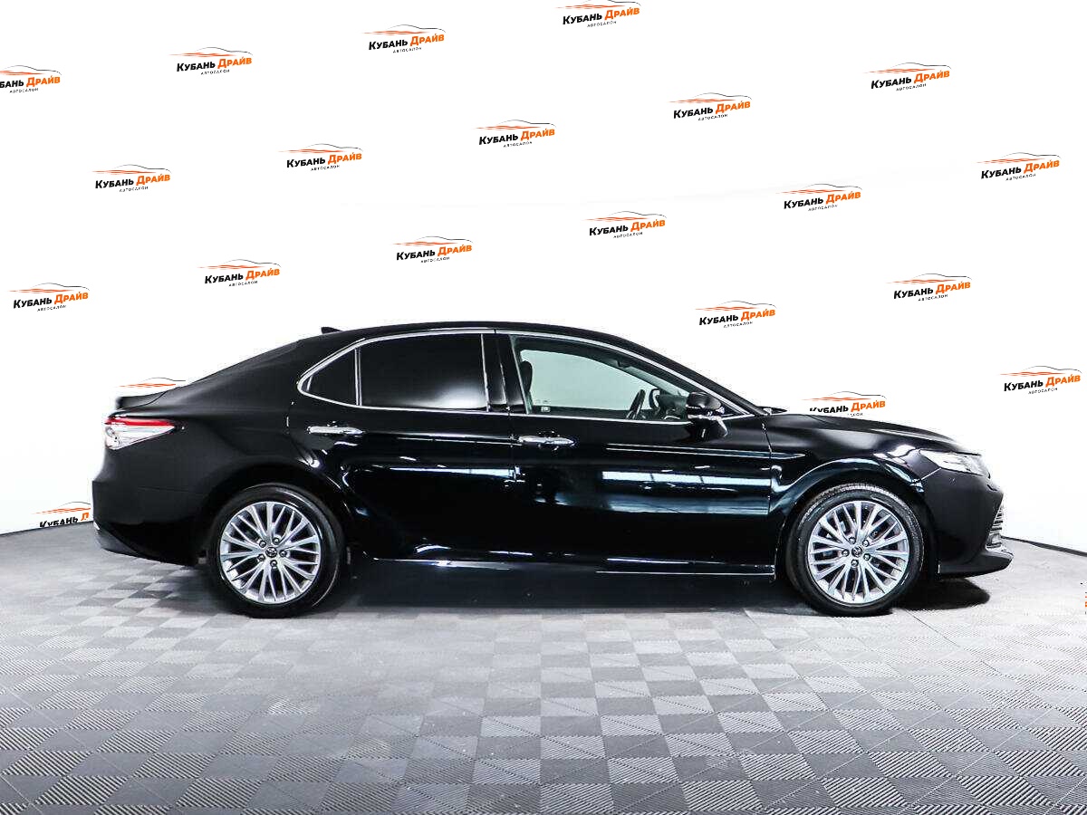Toyota Camry 2019 года с пробегом. Фото: #3