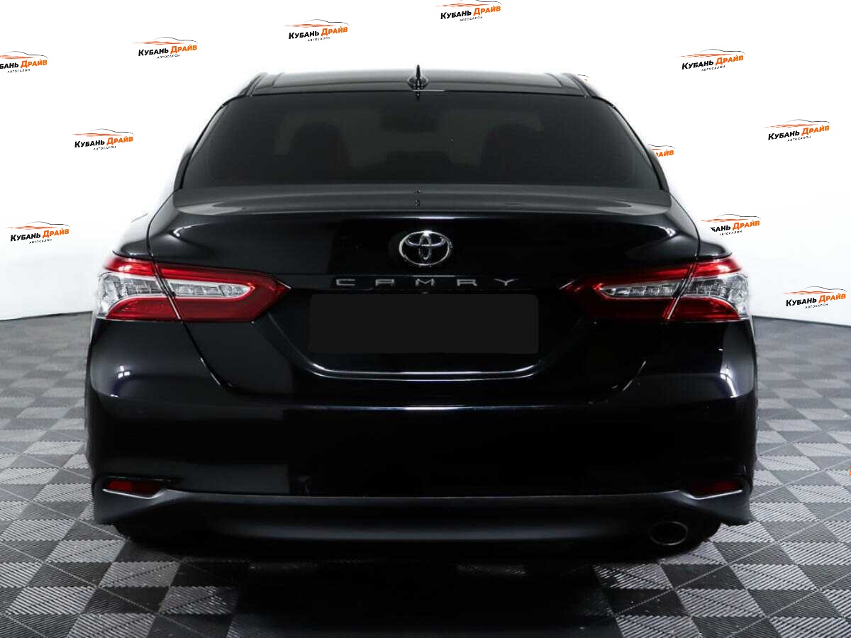 Toyota Camry 2019 года с пробегом. Фото: #5