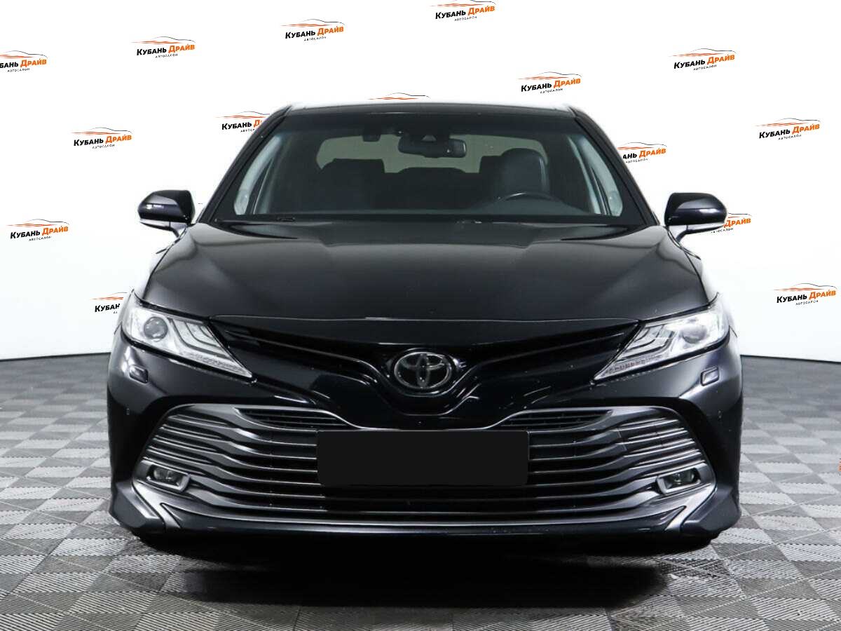 Toyota Camry 2018 года с пробегом. Фото: #1