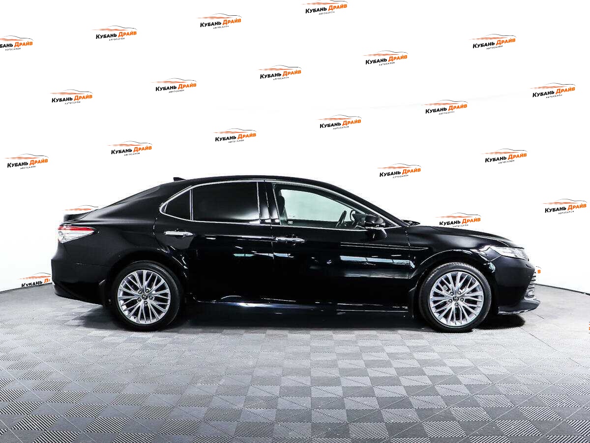 Toyota Camry 2018 года с пробегом. Фото: #3