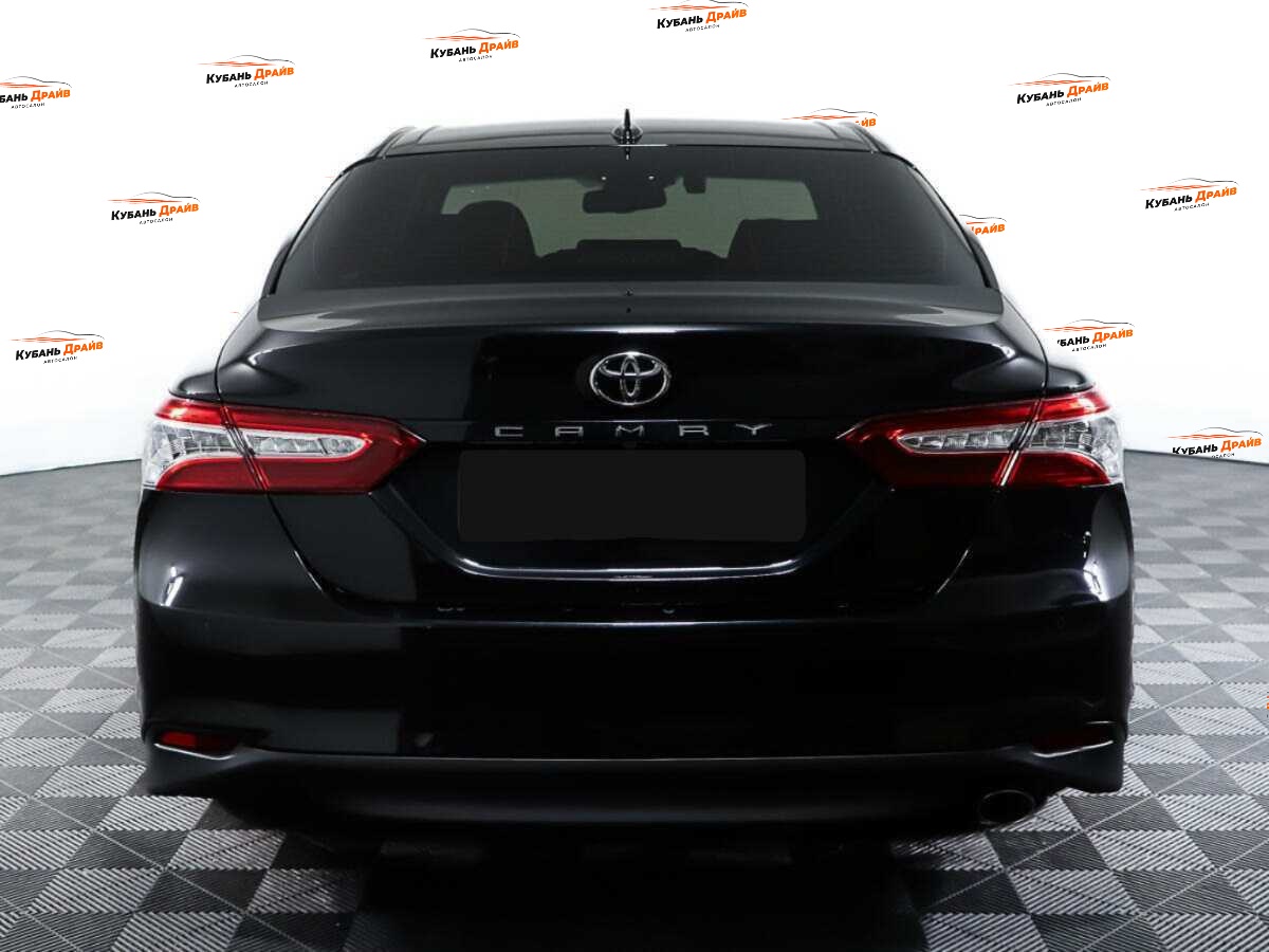 Toyota Camry 2018 года с пробегом. Фото: #5