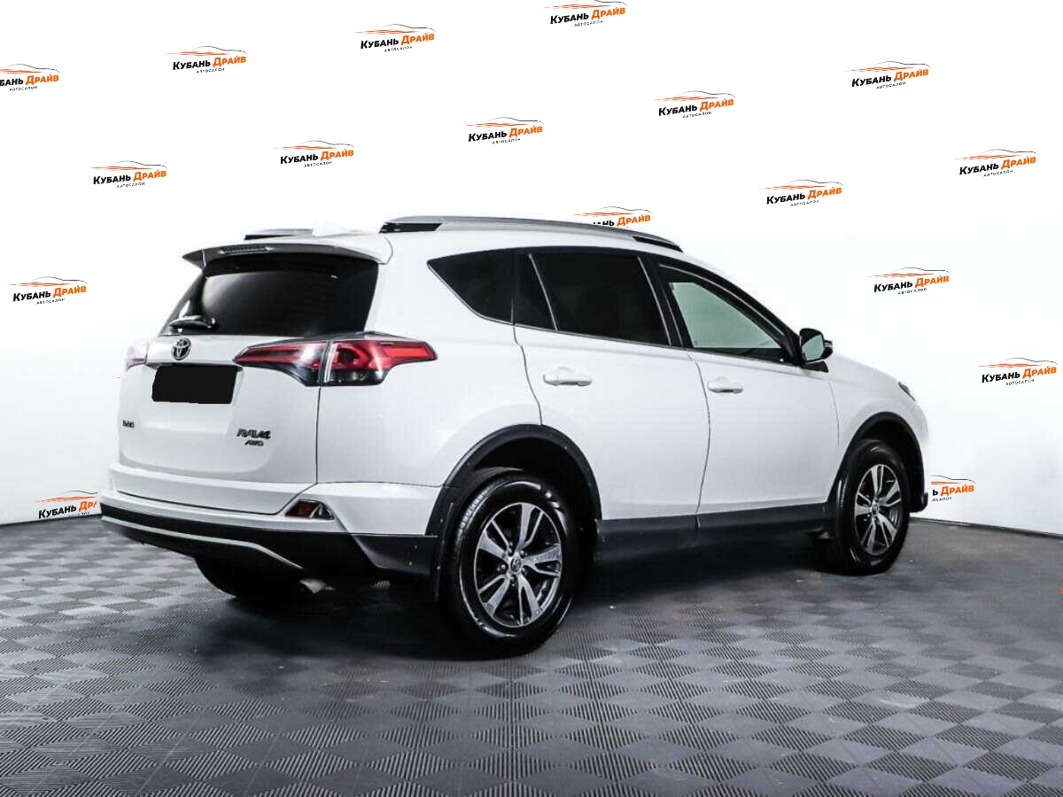 Toyota RAV4 2017 года с пробегом. Фото: #4