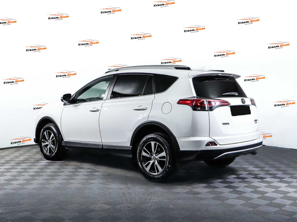 Toyota RAV4 2017 года с пробегом. Фото: #6