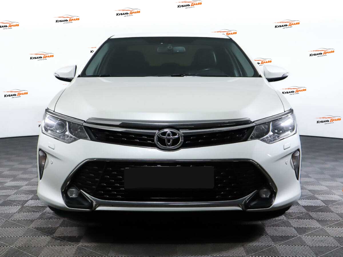 Toyota Camry 2017 года с пробегом. Фото: #1