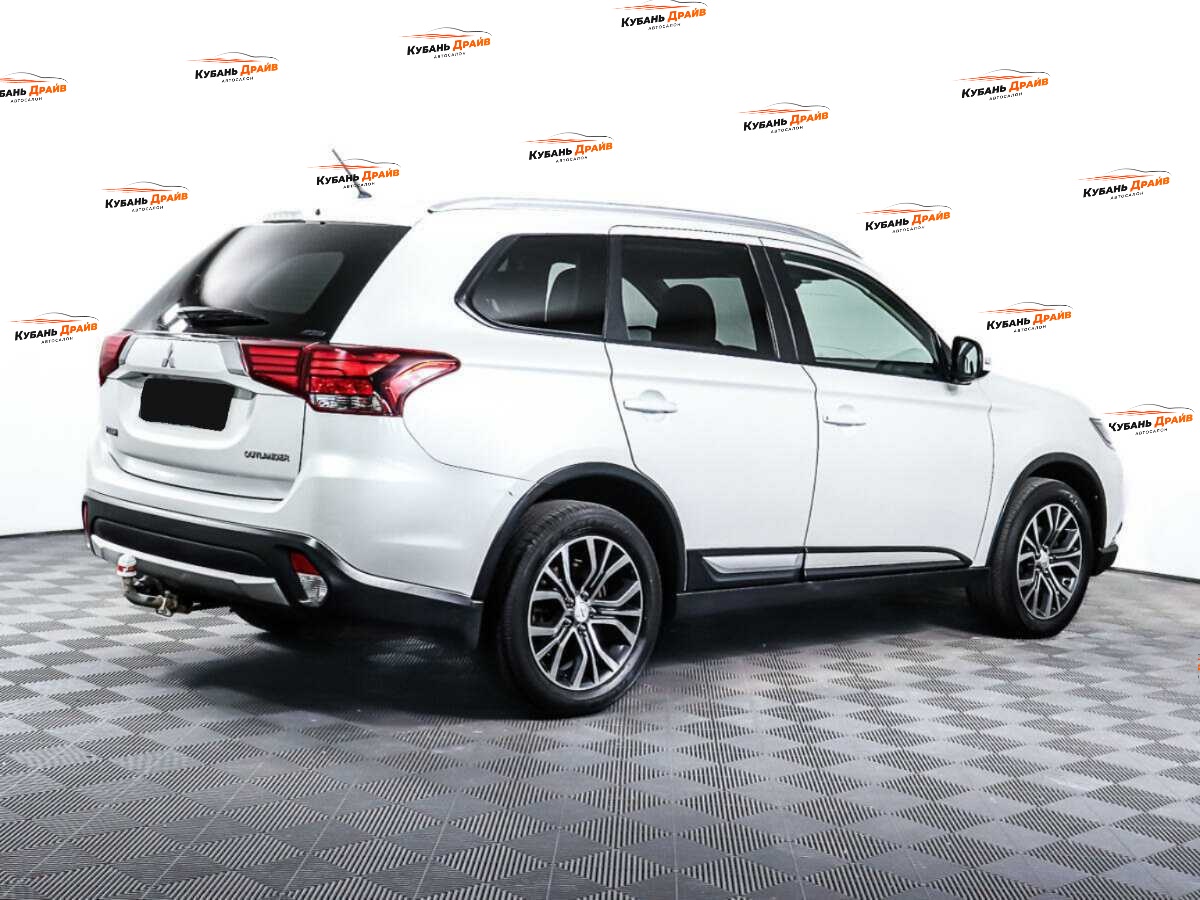 Mitsubishi Outlander 2015 года с пробегом. Фото: #4