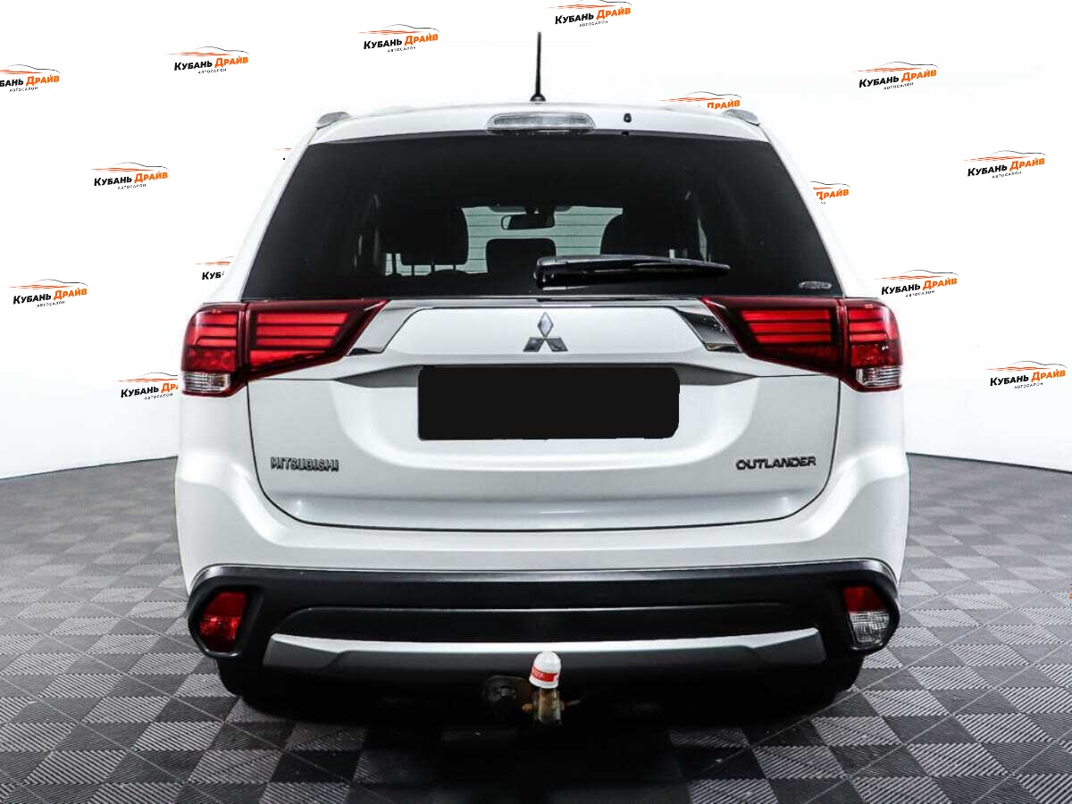 Mitsubishi Outlander 2015 года с пробегом. Фото: #5