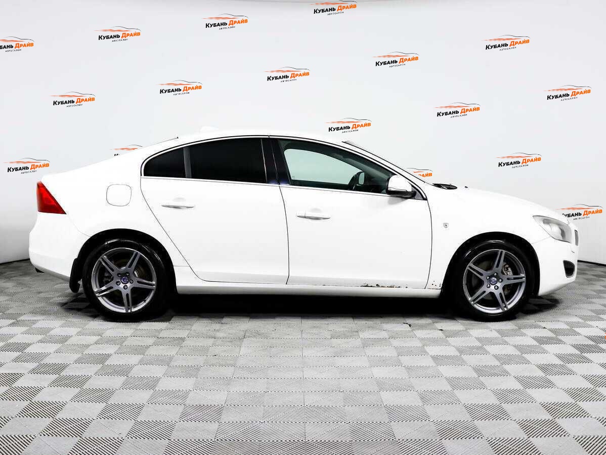 Volvo S60 2012 года с пробегом. Фото: #3