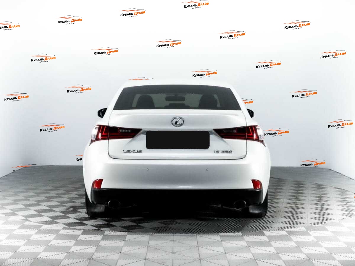 Lexus IS 2015 года с пробегом. Фото: #5