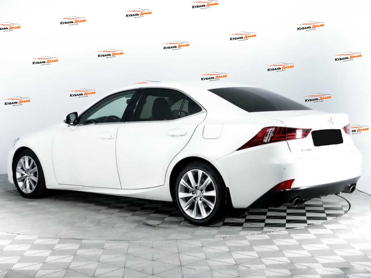 Lexus IS 2015 года с пробегом. Фото: #6