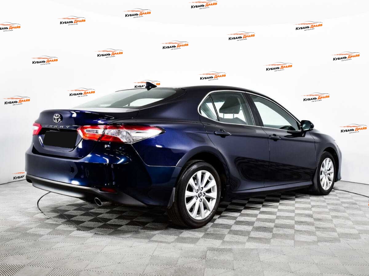 Toyota Camry 2019 года с пробегом. Фото: #4