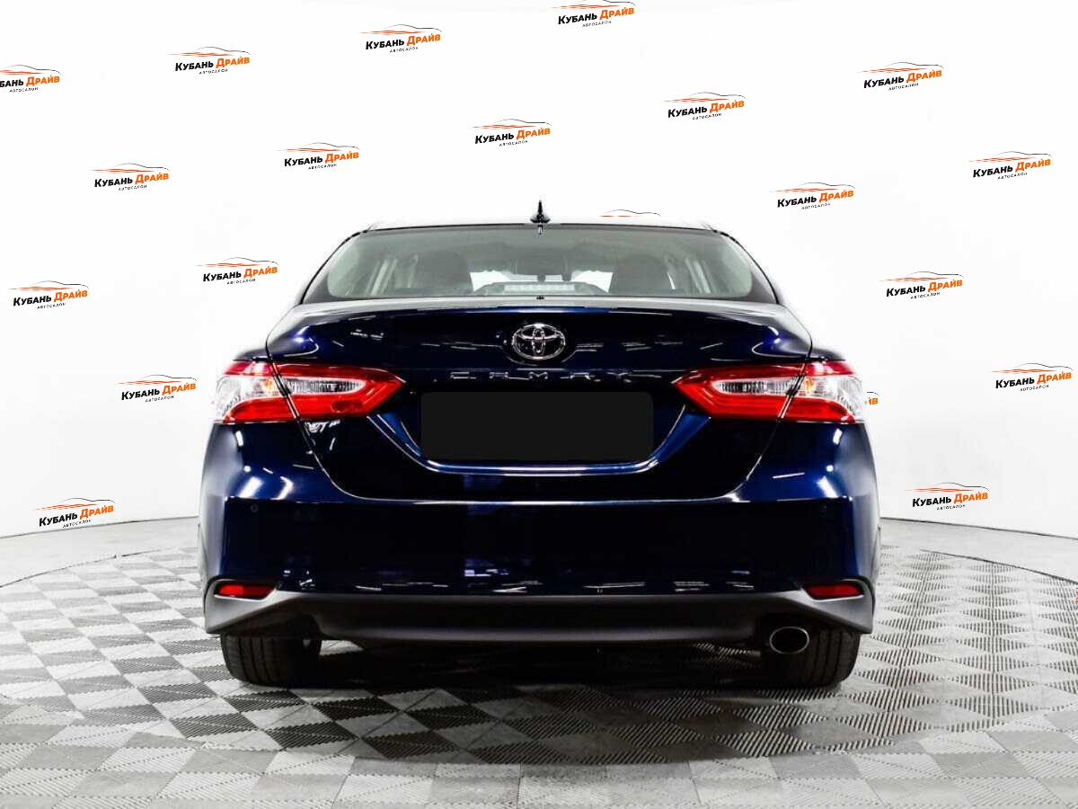 Toyota Camry 2019 года с пробегом. Фото: #5