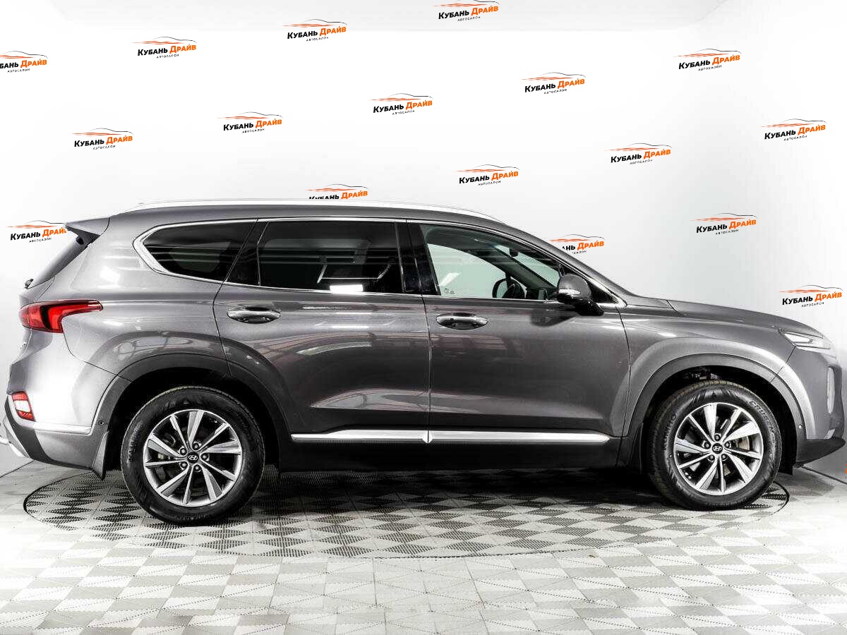 Hyundai Santa Fe 2019 года с пробегом. Фото: #3