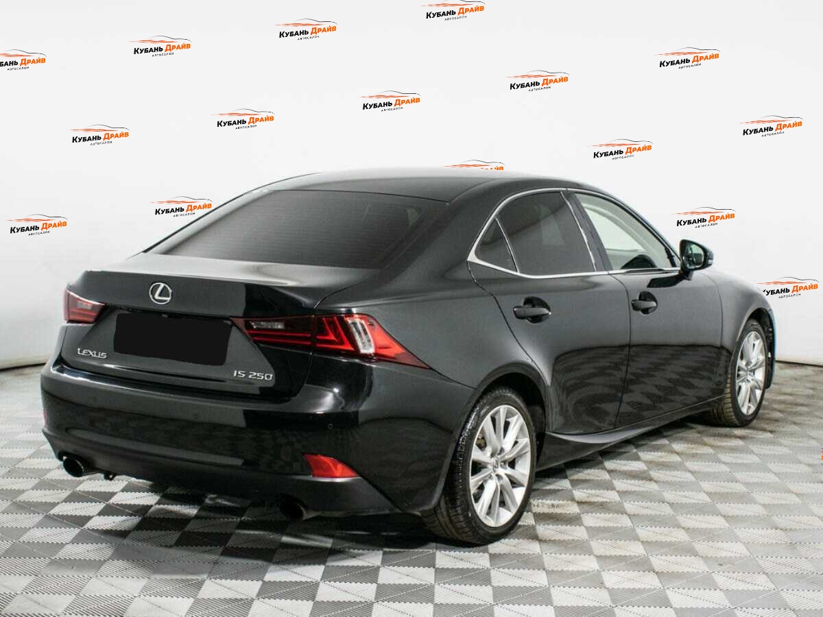 Lexus IS 2013 года с пробегом. Фото: #3