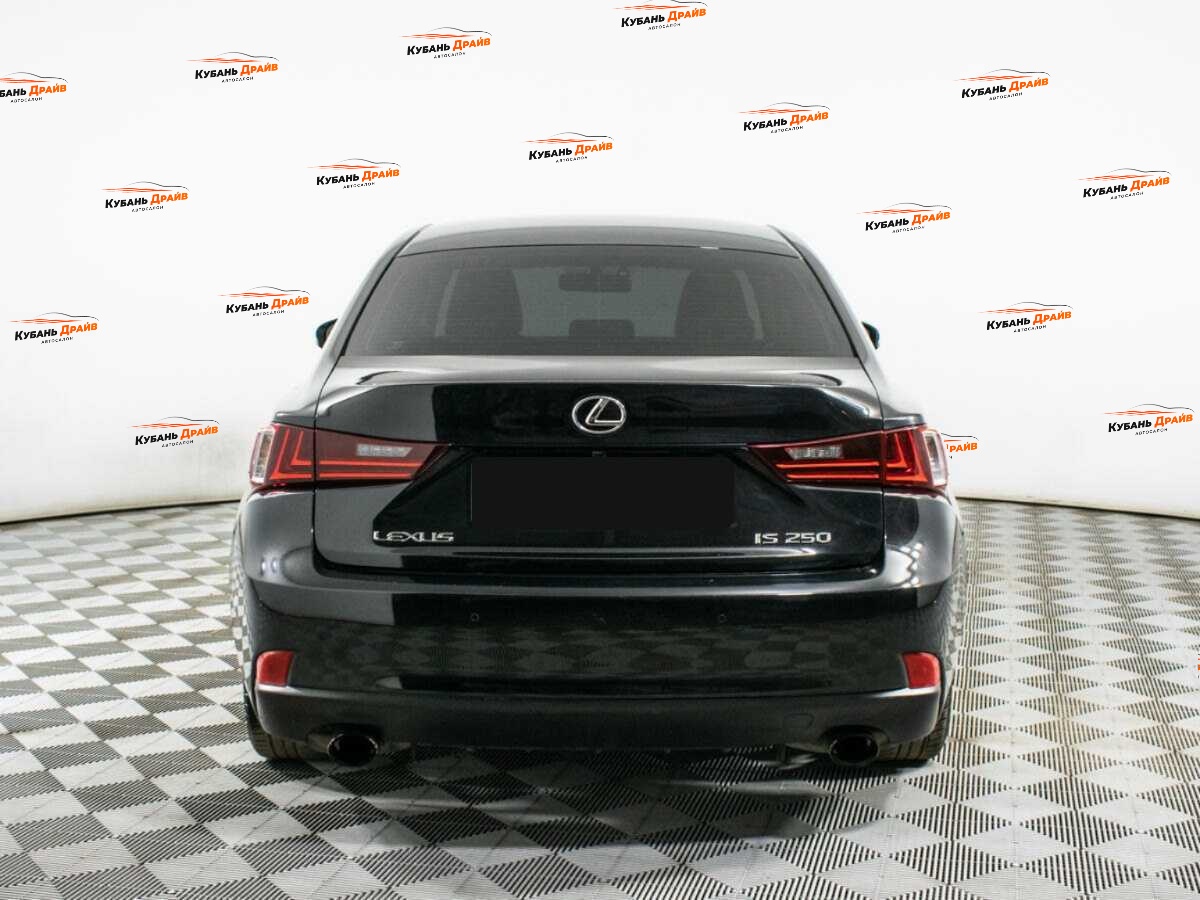 Lexus IS 2013 года с пробегом. Фото: #4