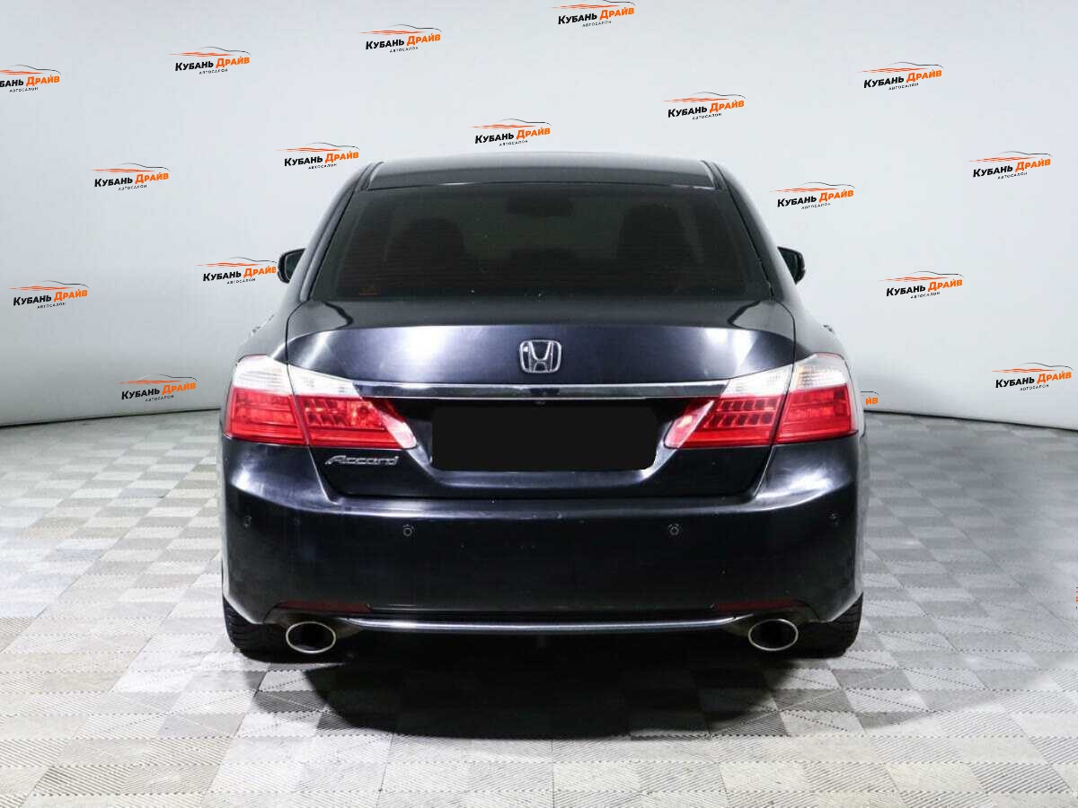 Honda Accord 2013 года с пробегом. Фото: #4