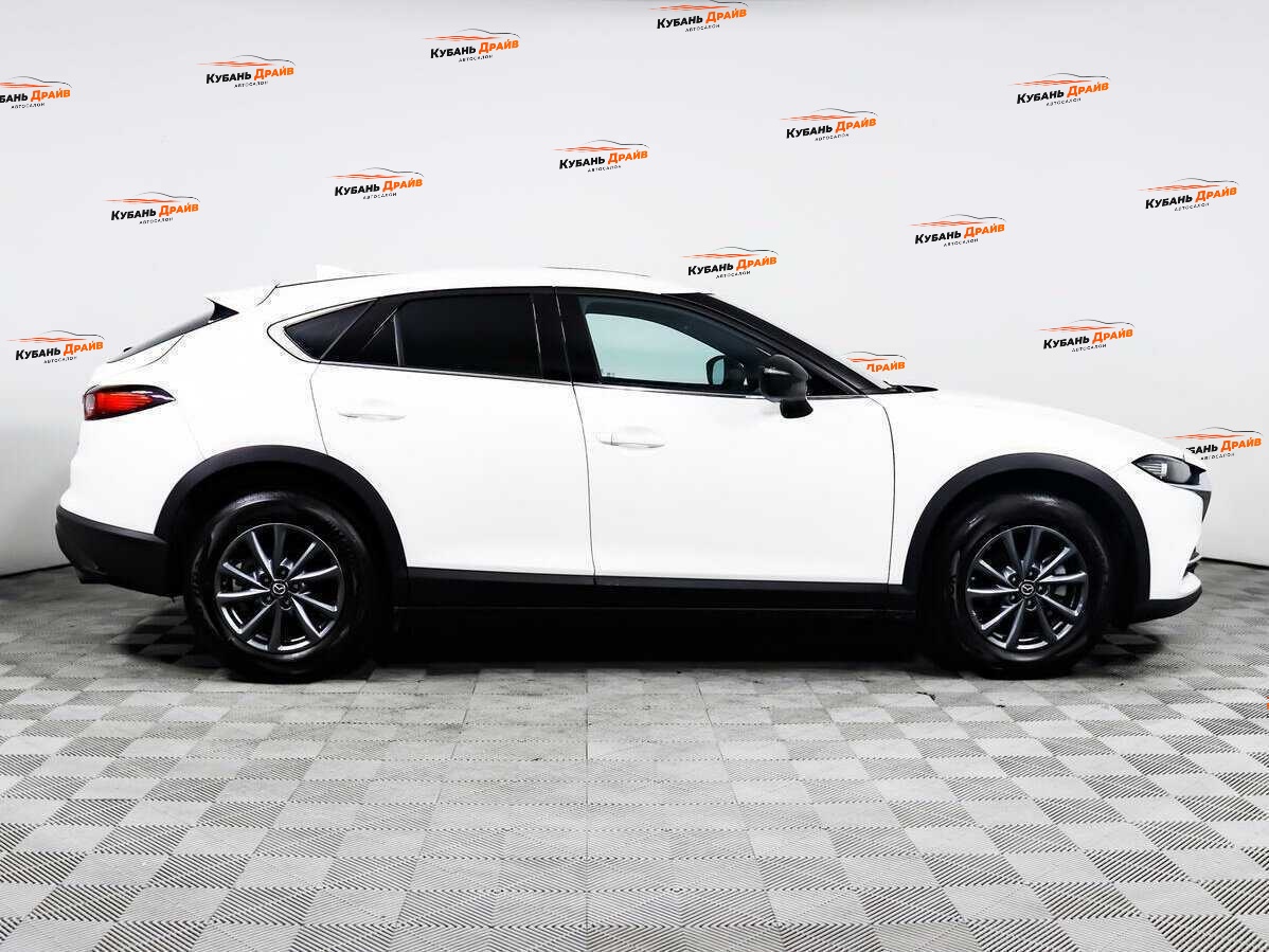 Mazda CX-4 2022 года с пробегом. Фото: #3