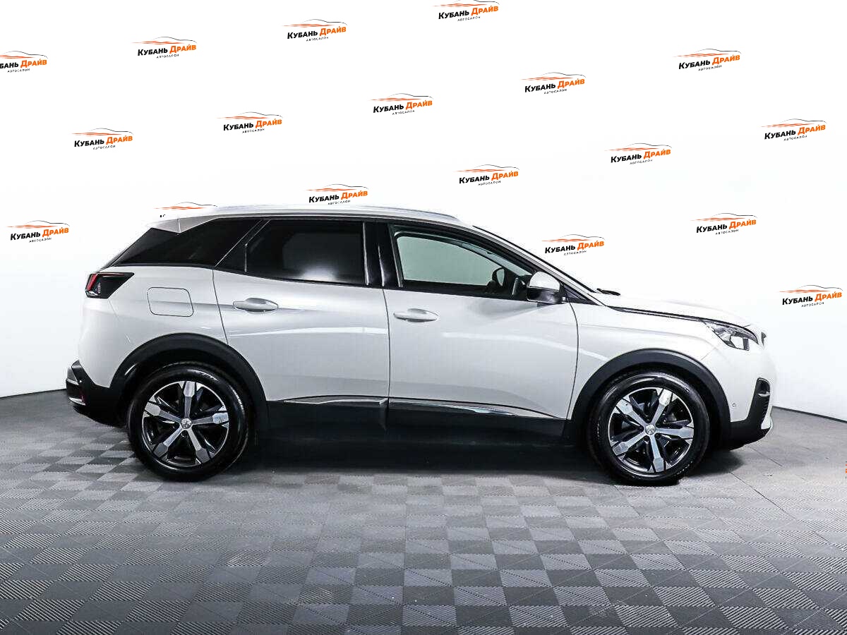 Peugeot 3008 2017 года с пробегом. Фото: #3