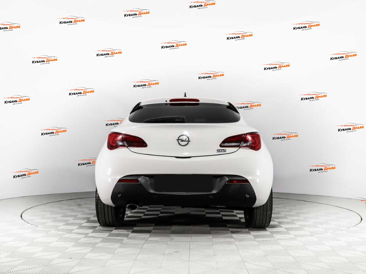 Opel Astra 2012 года с пробегом. Фото: #5