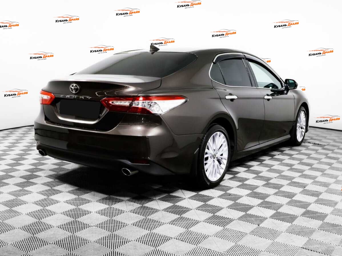 Toyota Camry 2020 года с пробегом. Фото: #4
