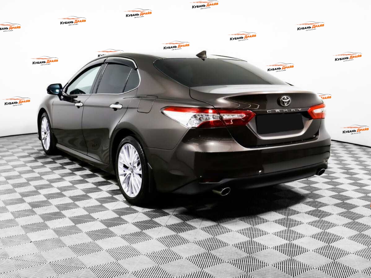 Toyota Camry 2020 года с пробегом. Фото: #6