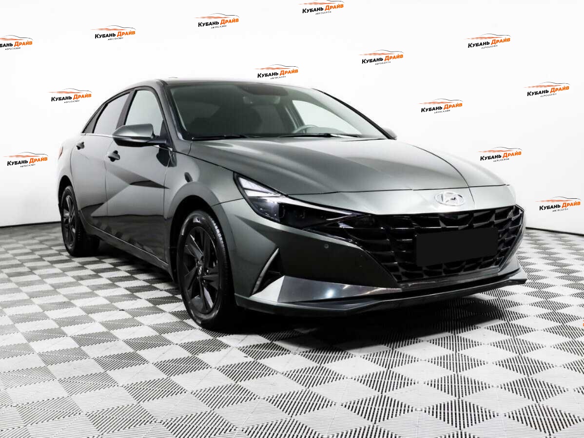 Hyundai Elantra 2021 года с пробегом. Фото: #2