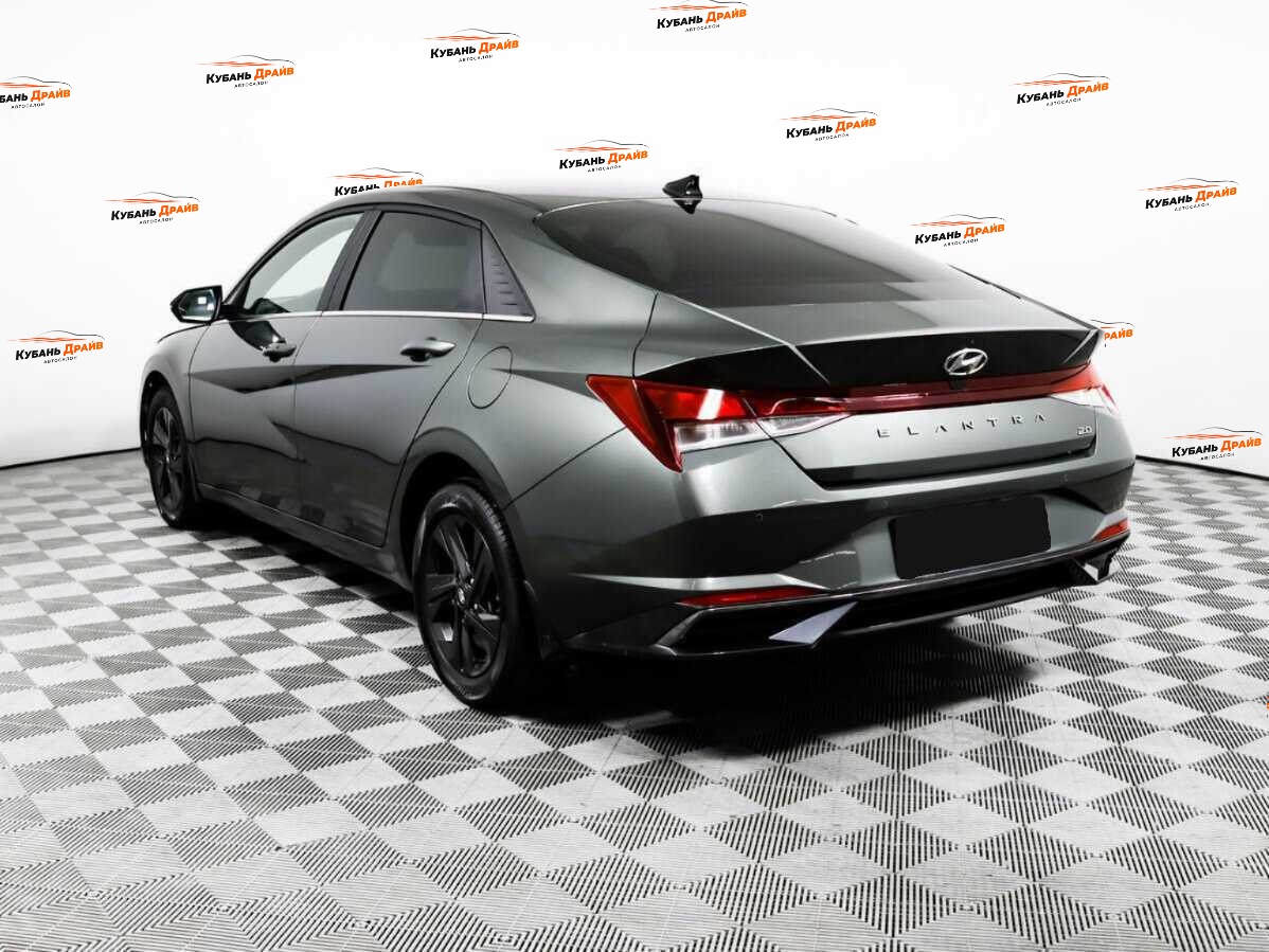 Hyundai Elantra 2021 года с пробегом. Фото: #6