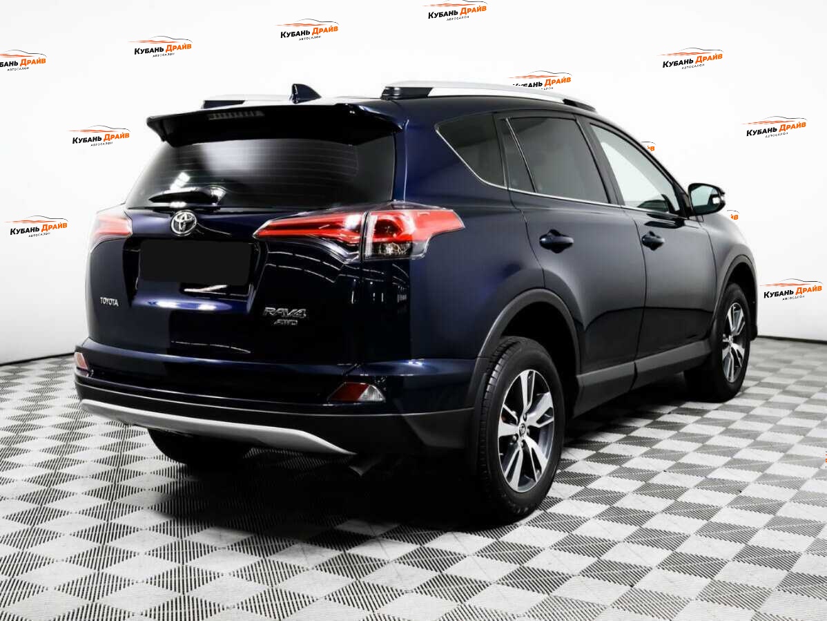 Toyota RAV4 2018 года с пробегом. Фото: #3