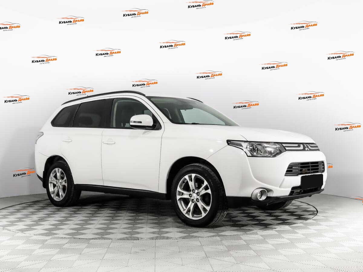 Mitsubishi Outlander 2014 года с пробегом. Фото: #2