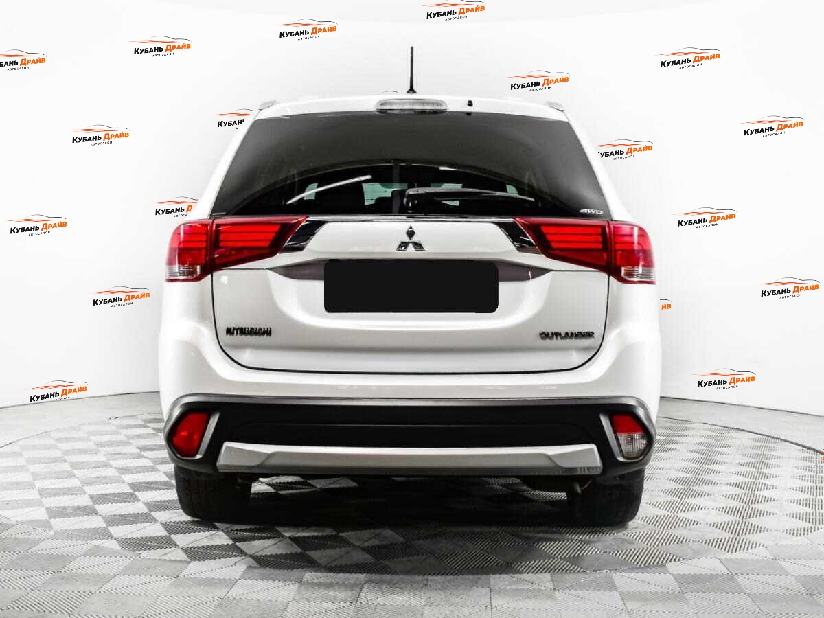 Mitsubishi Outlander 2015 года с пробегом. Фото: #5