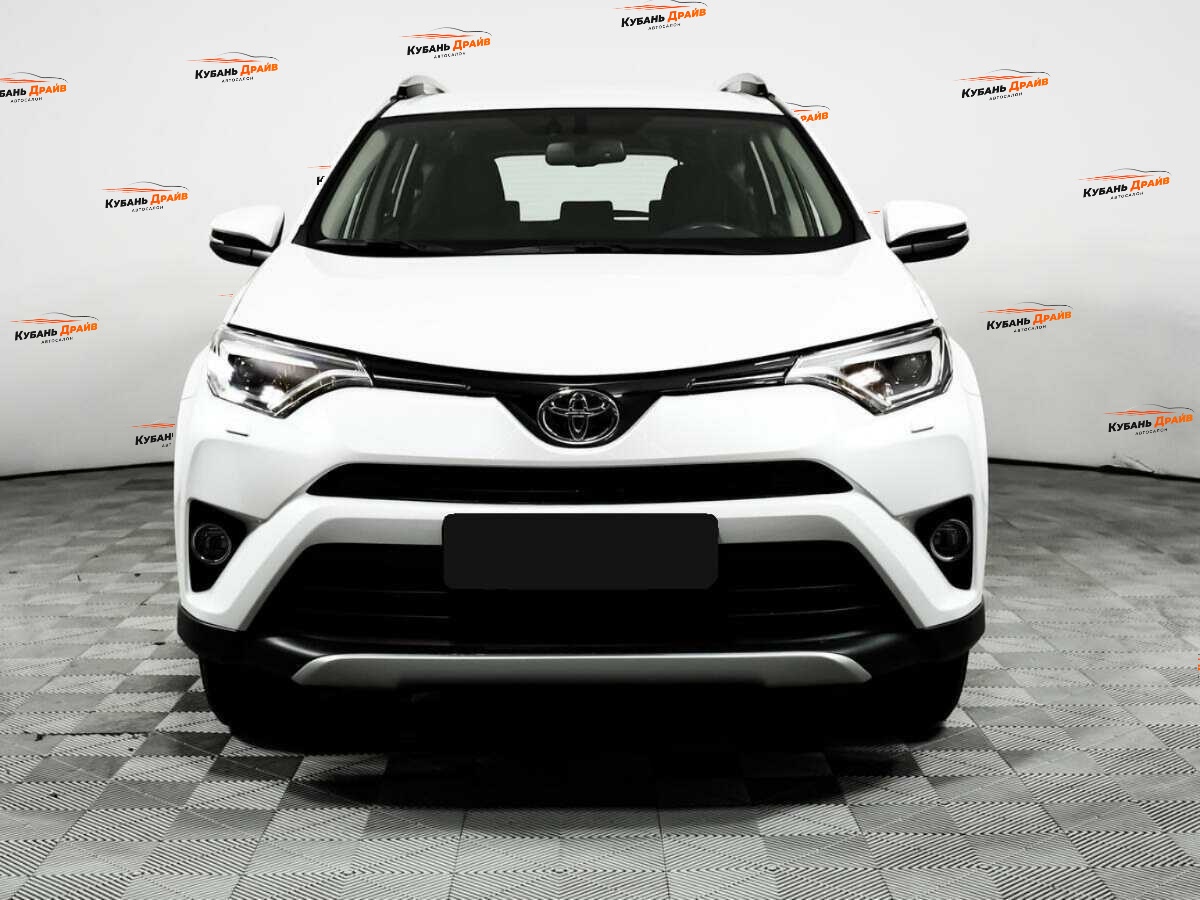 Toyota RAV4 2018 года с пробегом. Фото: #1
