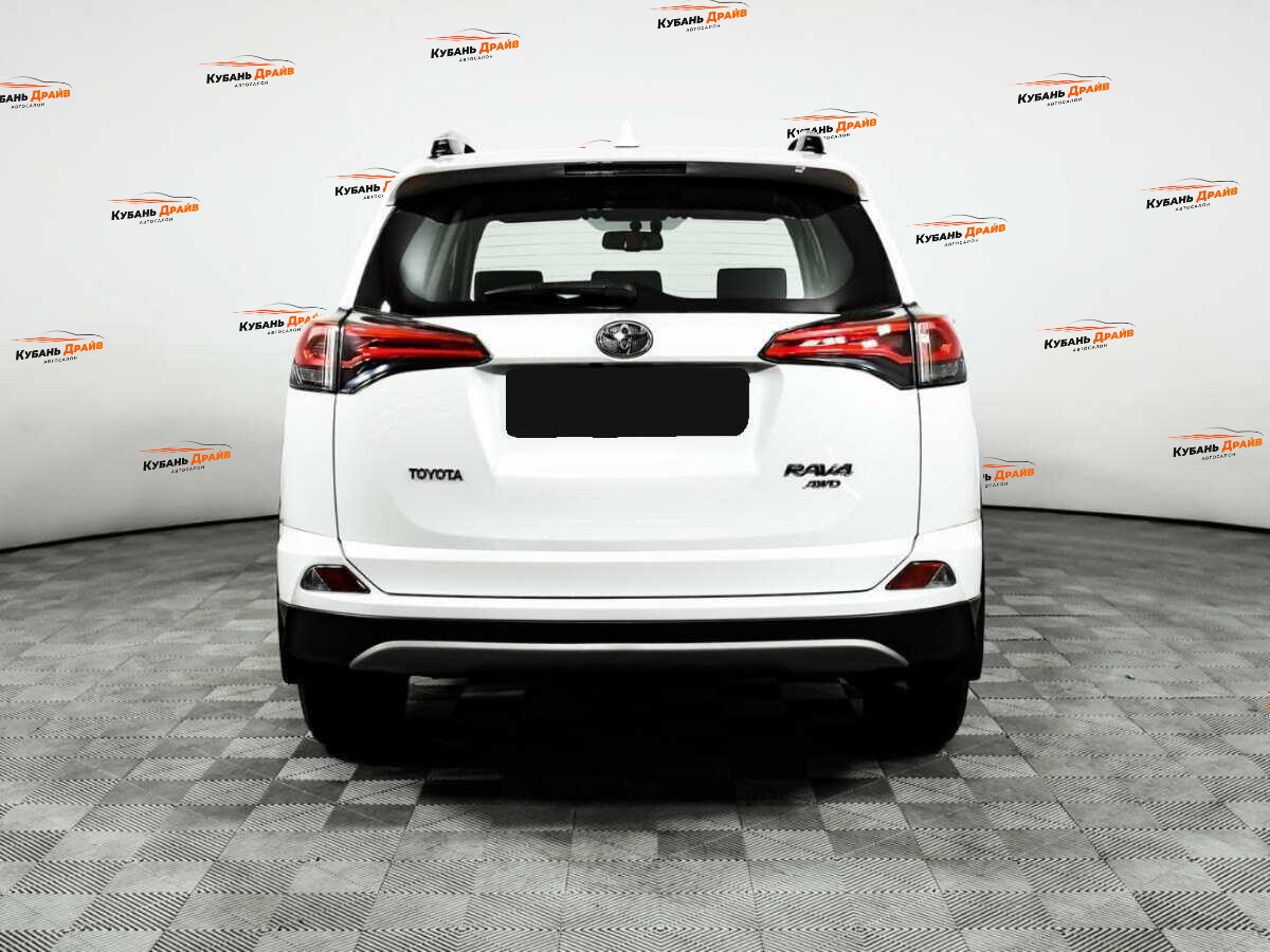 Toyota RAV4 2018 года с пробегом. Фото: #5