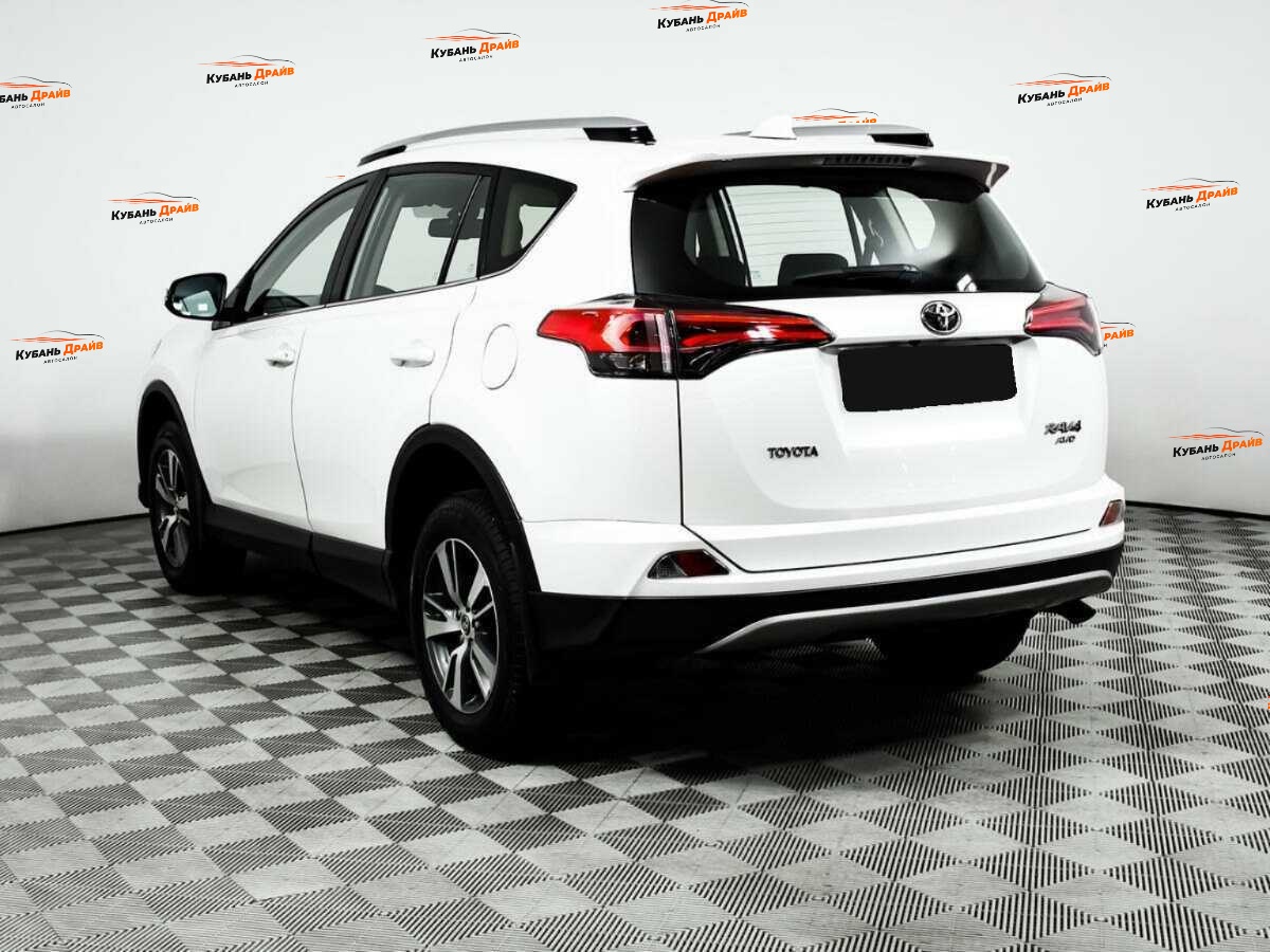Toyota RAV4 2018 года с пробегом. Фото: #6