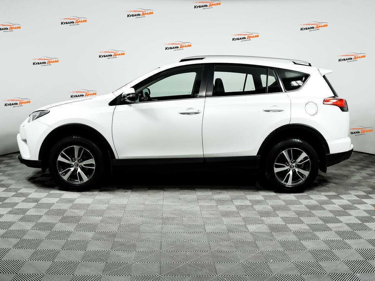 Toyota RAV4 2018 года с пробегом. Фото: #7
