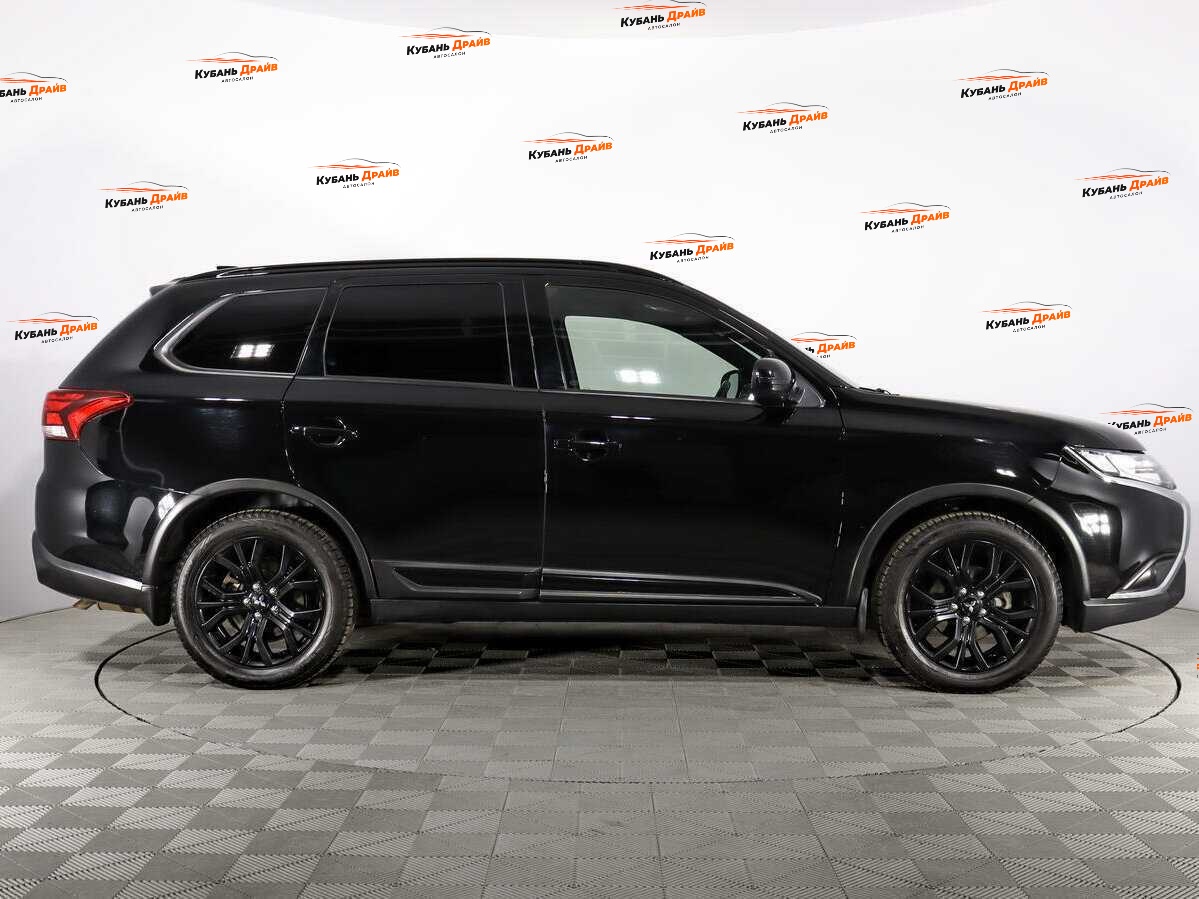 Mitsubishi Outlander 2020 года с пробегом. Фото: #3
