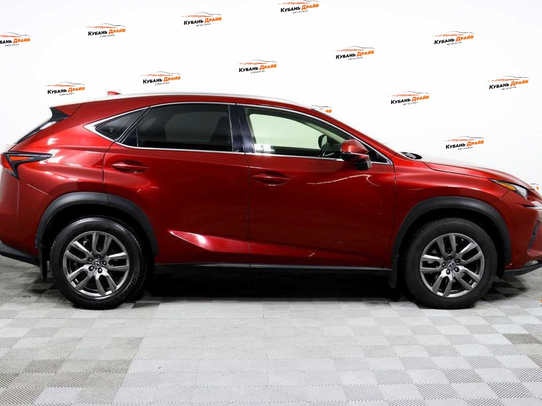 Lexus NX 2018 года с пробегом. Фото: #3