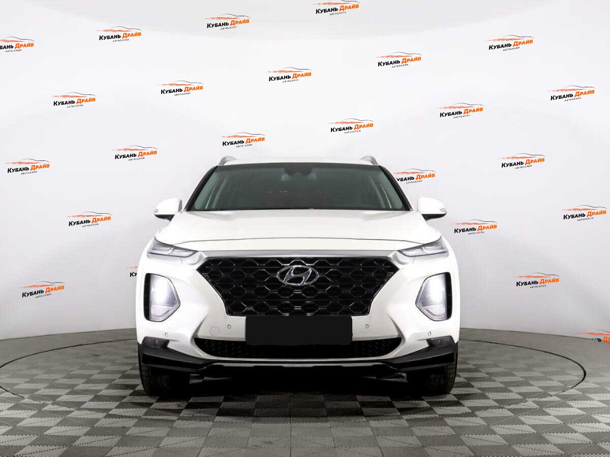 Hyundai Santa Fe 2019 года с пробегом. Фото: #1