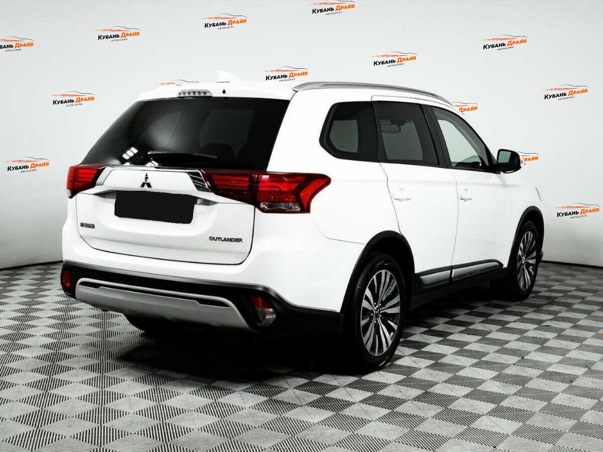 Mitsubishi Outlander 2019 года с пробегом. Фото: #4