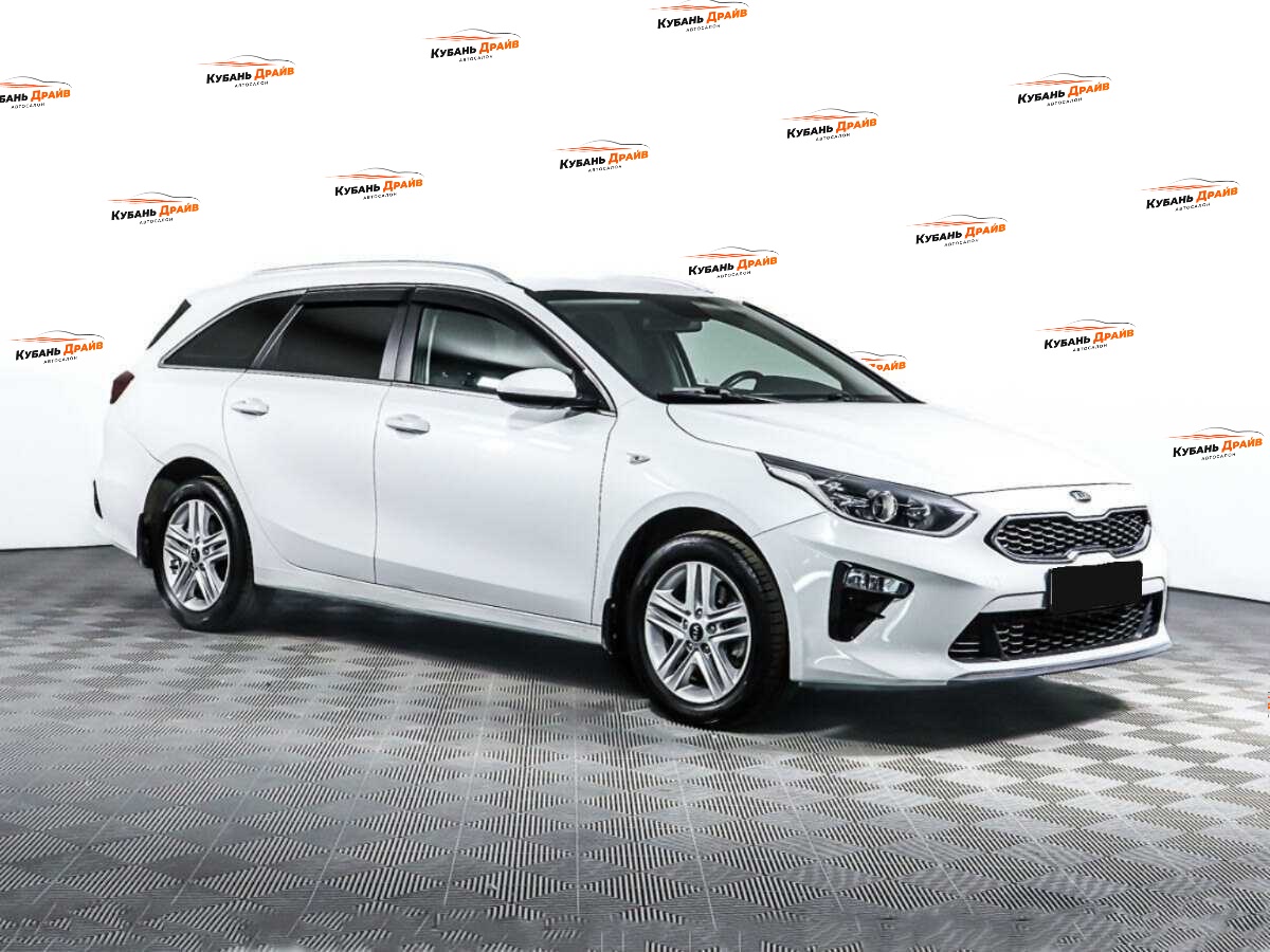 Kia Ceed 2021 года с пробегом. Фото: #2