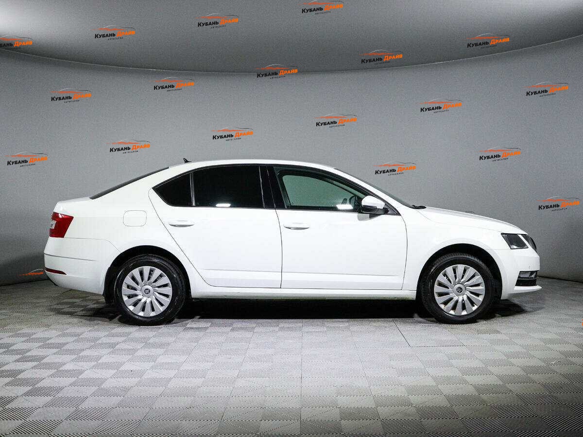 Skoda Octavia 2019 года с пробегом. Фото: #3
