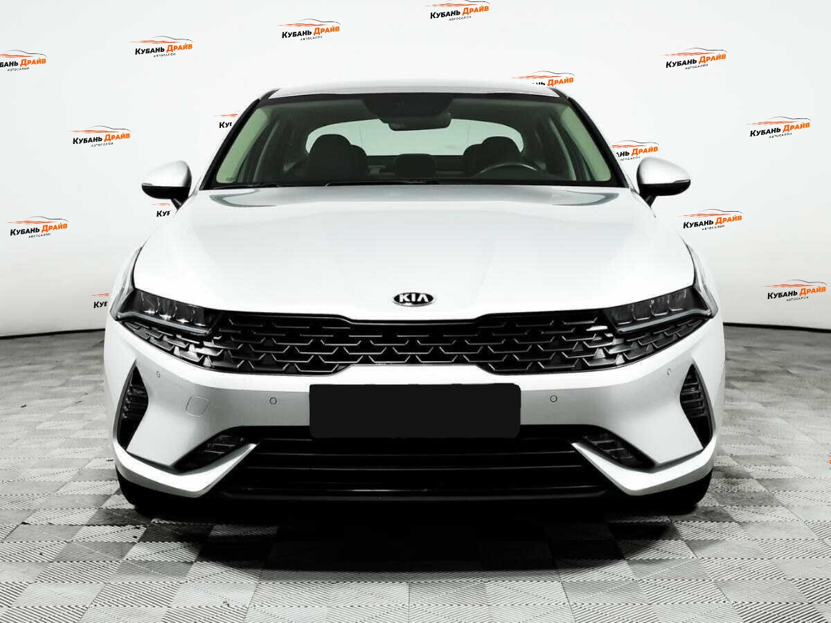 Kia K5 2021 года с пробегом. Фото: #1