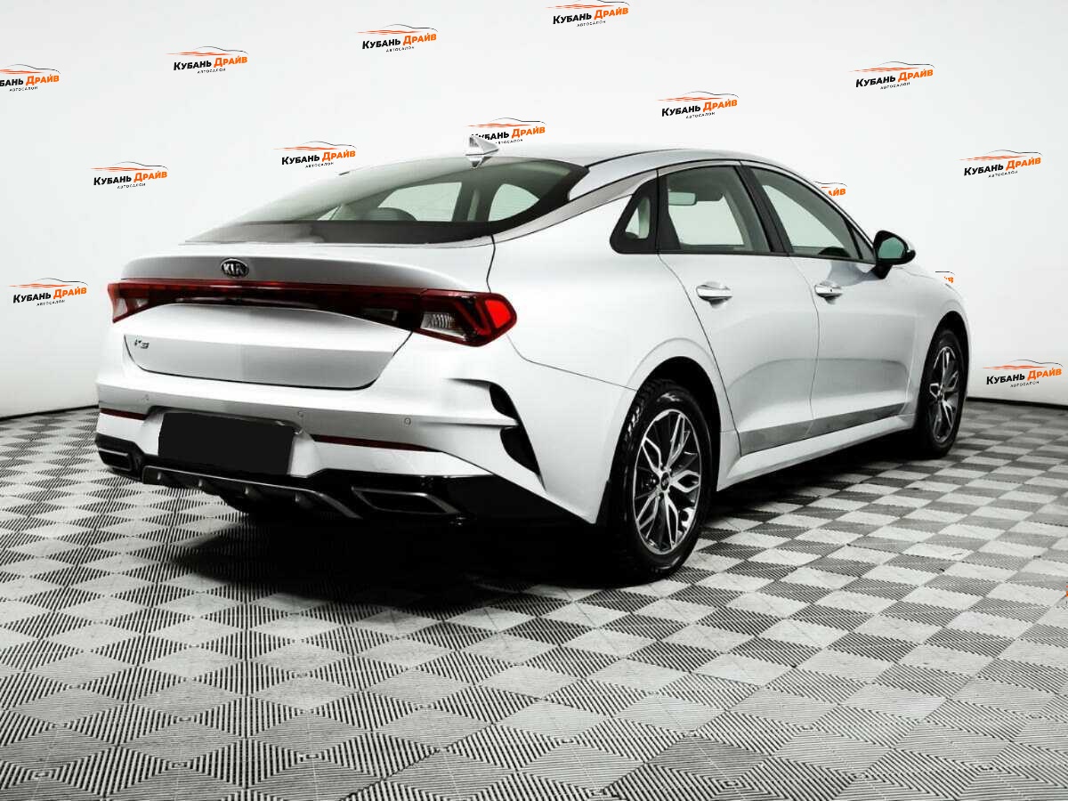 Kia K5 2021 года с пробегом. Фото: #4