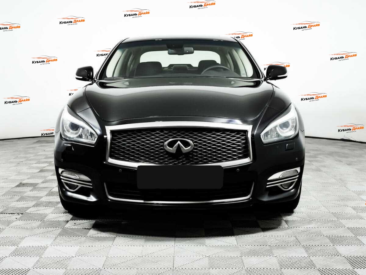 Infiniti Q70 2016 года с пробегом. Фото: #1