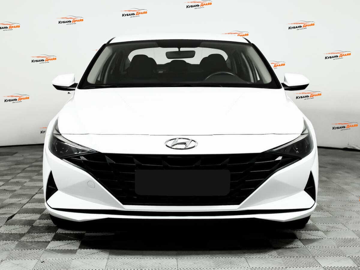 Hyundai Elantra 2022 года с пробегом. Фото: #1