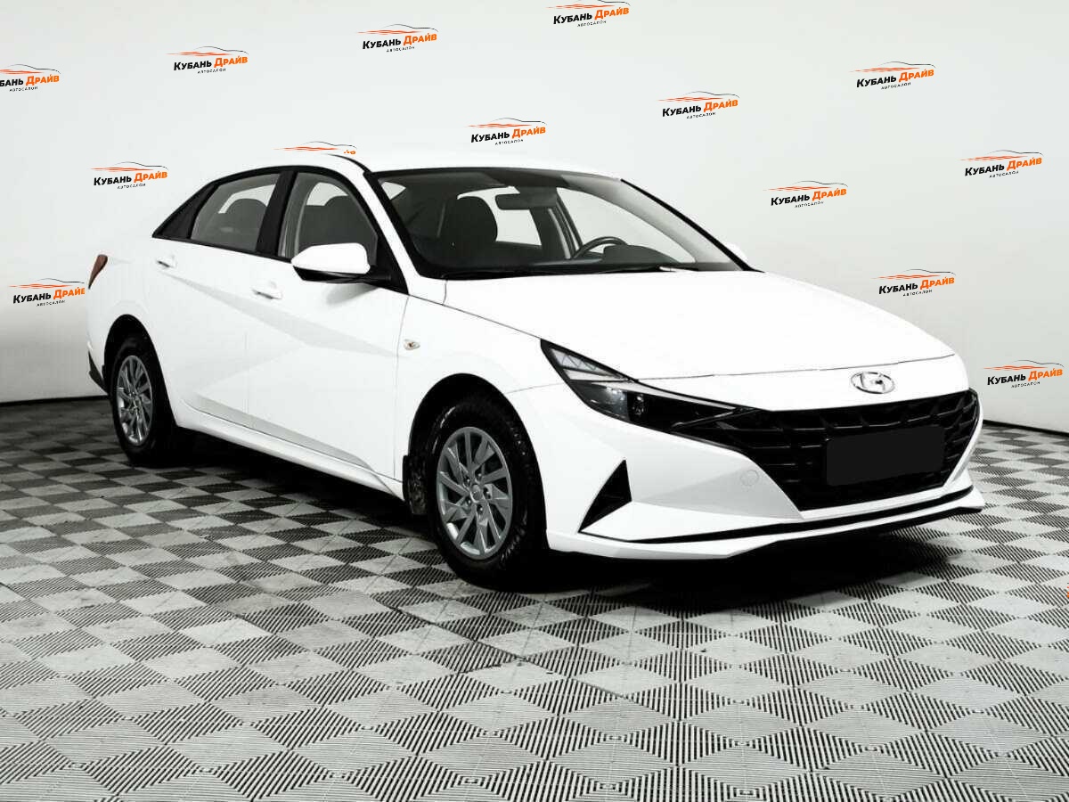 Hyundai Elantra 2022 года с пробегом. Фото: #2