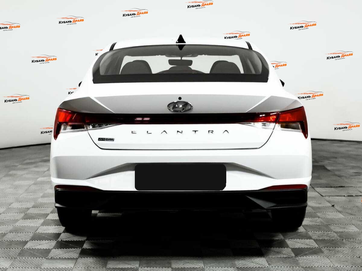 Hyundai Elantra 2022 года с пробегом. Фото: #5