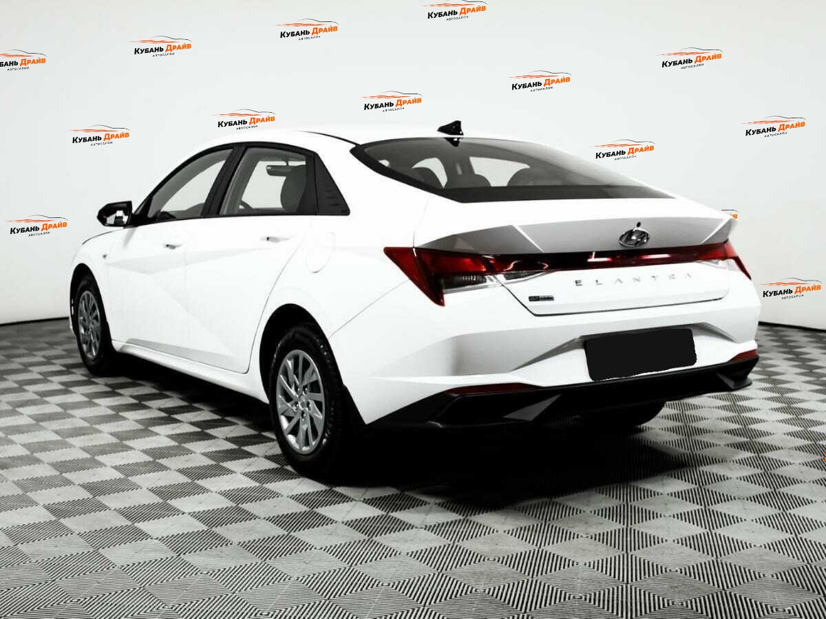 Hyundai Elantra 2022 года с пробегом. Фото: #6